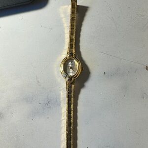 Elegant Gold Wristwatch